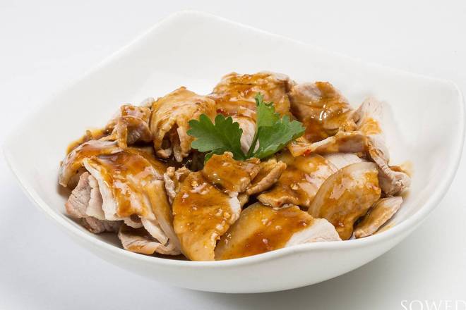 Combo One 套餐一 sliced pork w/garlic sauce with rice  and honey green tea 蒜泥白肉飯及蜂蜜綠茶